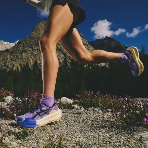 Кросівки для бігу жіночі ASICS Trabuco Max 5 rose dust/sun coral