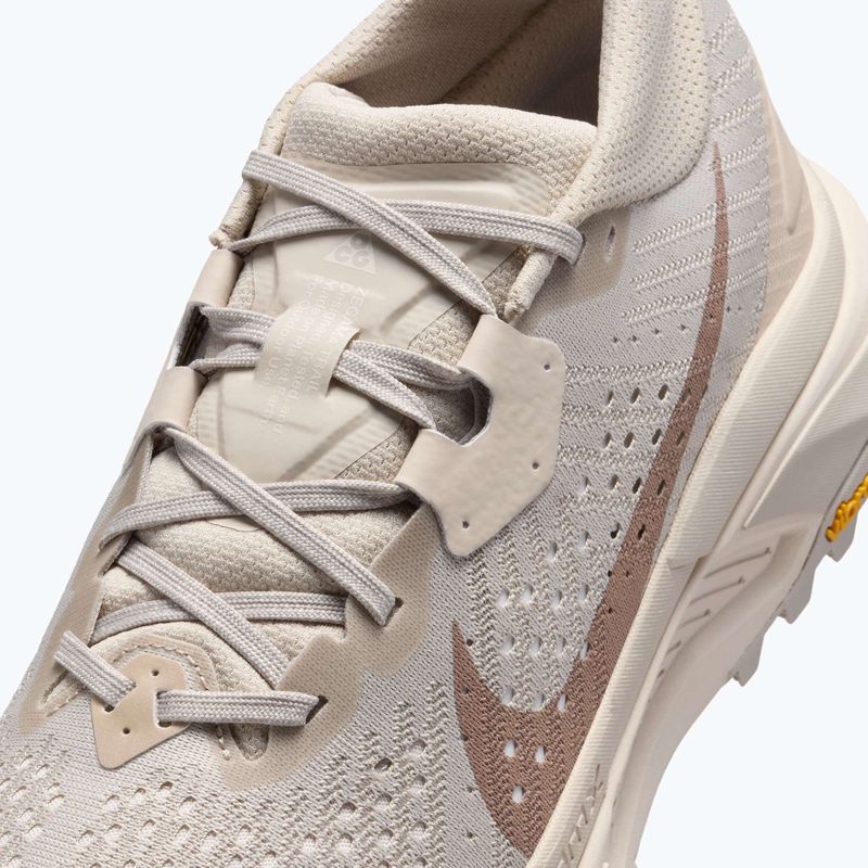Кросівки для бігу жіночі Nike ACG Zegama cream ii/light orewood brown/diffused taupe 10
